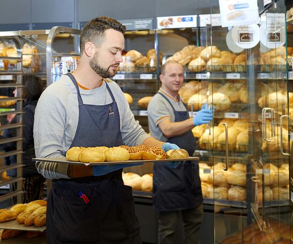 Okay zet in op buurtbakkerijproducten